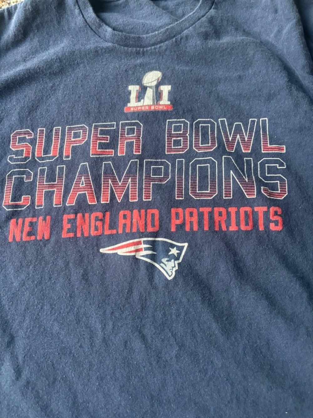 New England Patriots Super Bowl LI Champions Tee NFL Graphic Shirt - Picture 2 of 4
